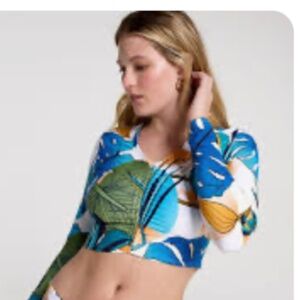 Calia By Carrie Underwood Rash Guard Top Size Small NWT